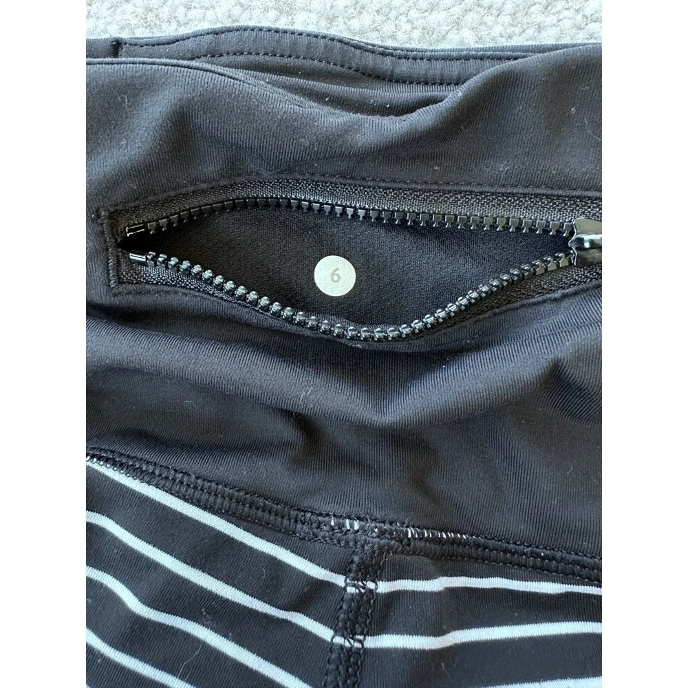 Lululemon Leggings 6 Black Striped